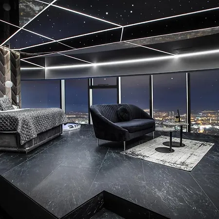 Apartment In The Sky - W Sky Tower *