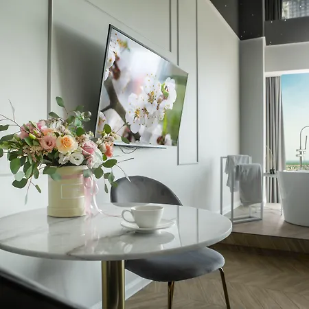 Sky Tower - In The Sky Apartment *