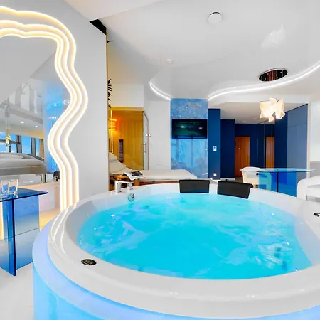 Sky Tower - In The Sky Apartment *