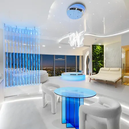 Sky Tower - In The Sky Apartment *