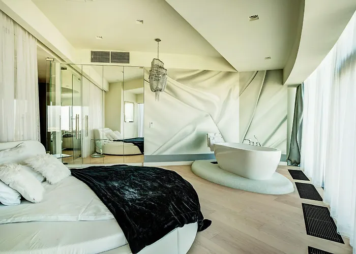 Sky Tower - In The Sky Apartment *