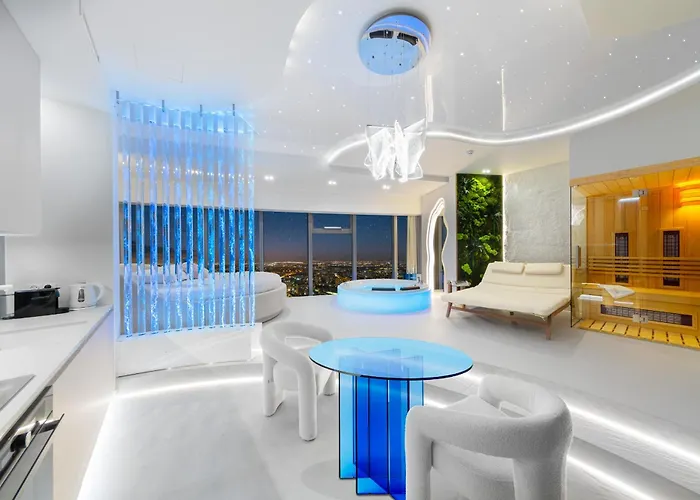 Sky Tower - In The Sky Apartment *