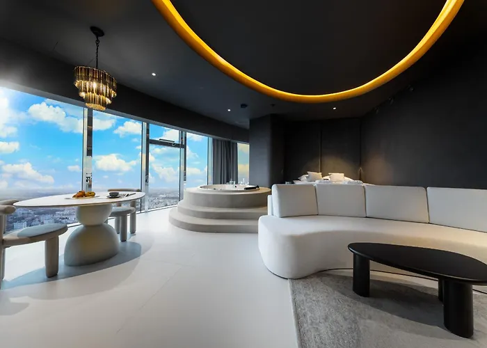 Sky Tower - In The Sky Apartment *